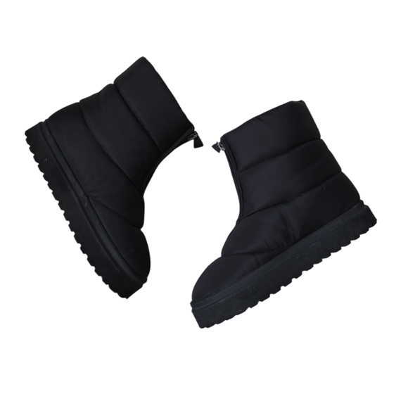 Gia Borghini Shoes - $475 Gia Borghini Women's Black Luna Quilted Puffy Ankle Boot